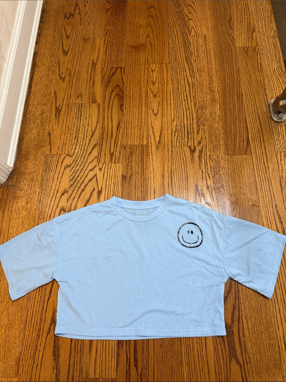 Light Blue Smile Graphic Cropped Tee